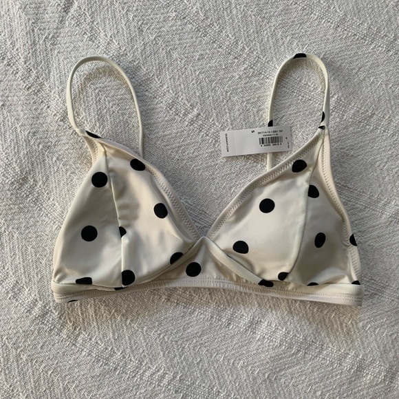 NWT bikini top 🌸 50% OFF BUNDLES - Picture 2 of 3